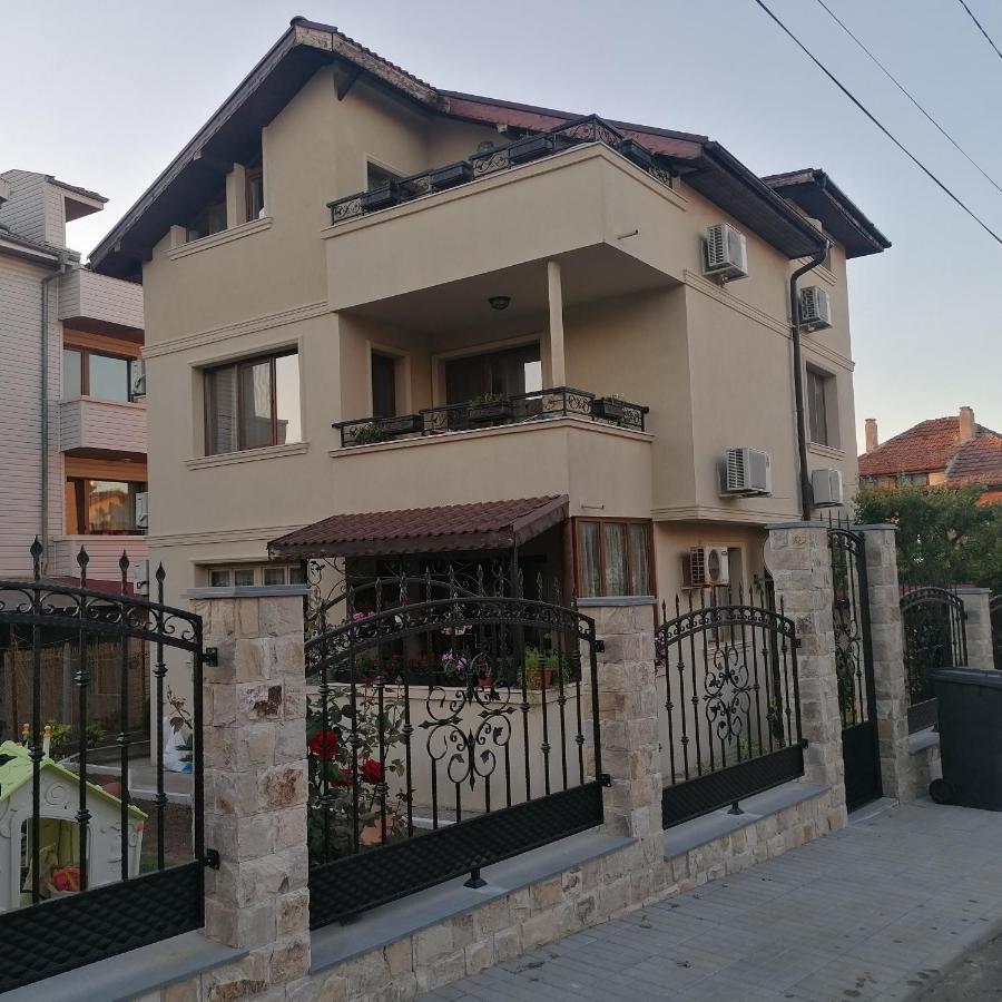 Apartments Dona Černomorec Exterior foto