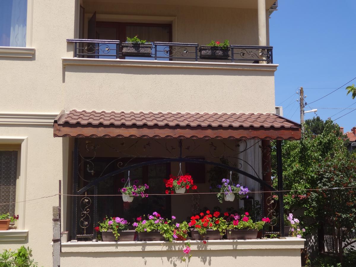 Apartments Dona Černomorec Exterior foto