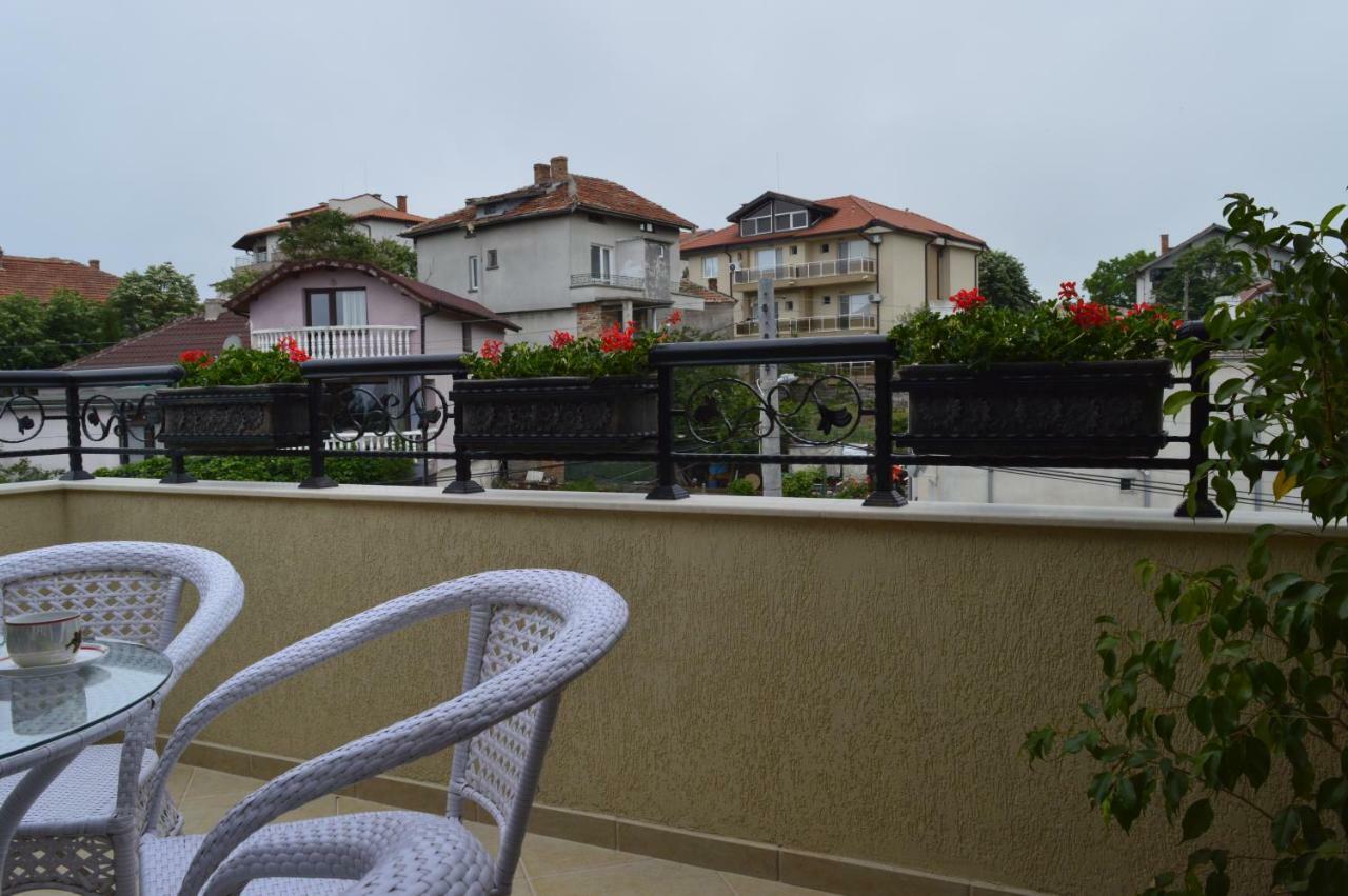 Apartments Dona Černomorec Exterior foto